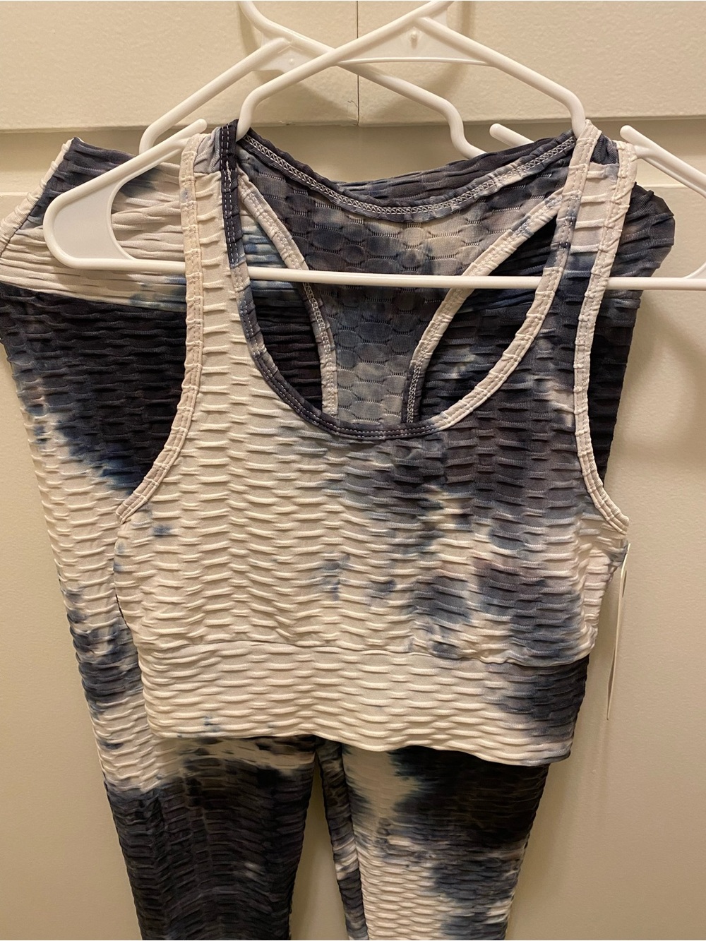 Yoga crop top and leggings set with ruched back and tie dye